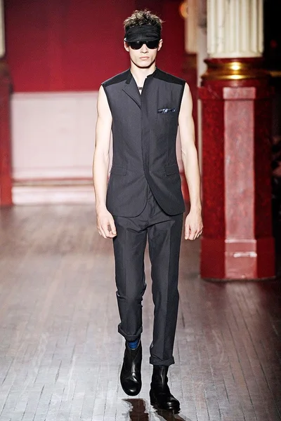 Look 1